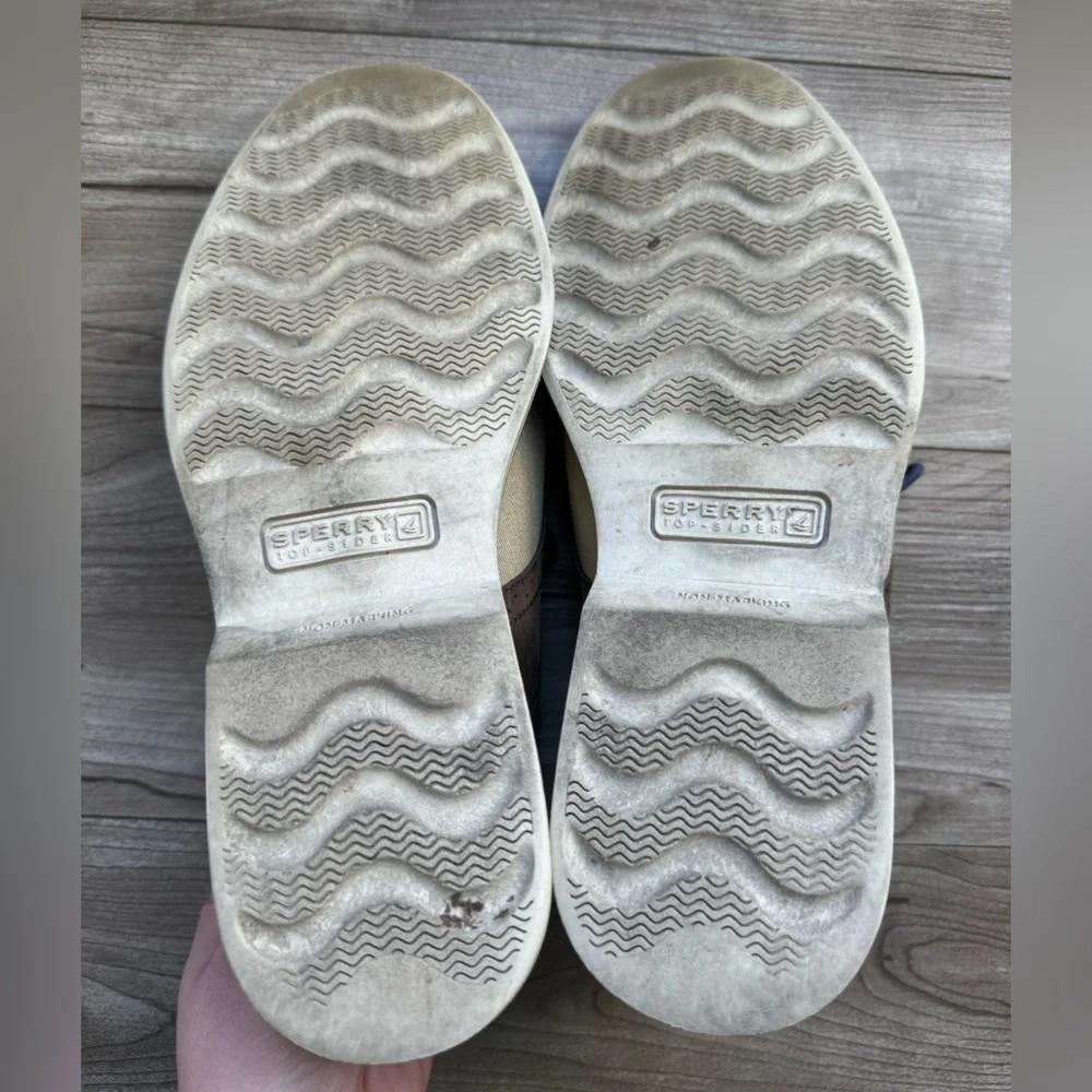 Sperry tan size